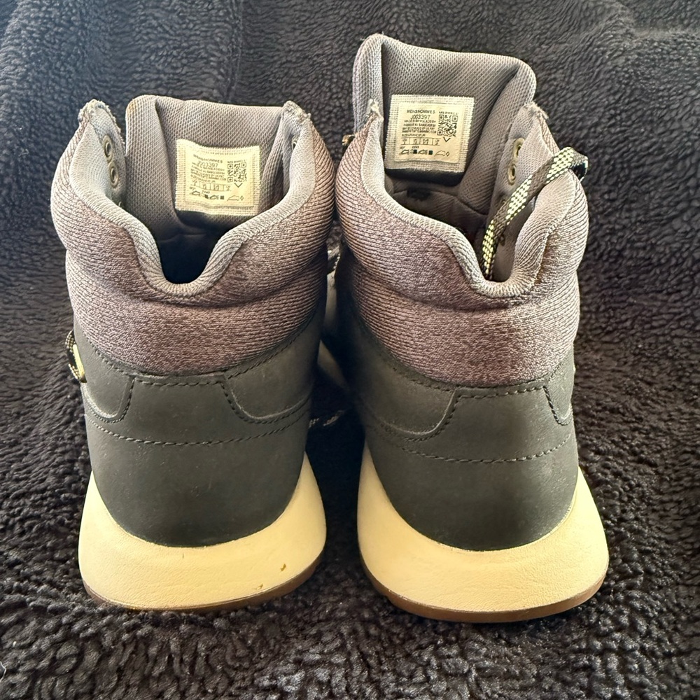 Merrell Boots - Picture 3 of 7